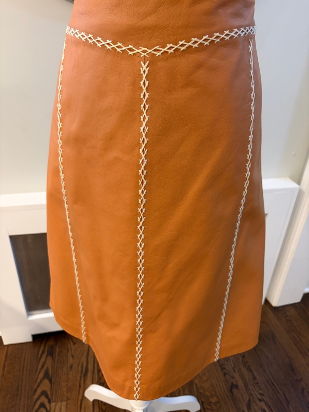 NWT *Vintage* Gap 100% Soft Leather Skirt, Tan with Wild Stitch detail, size 16